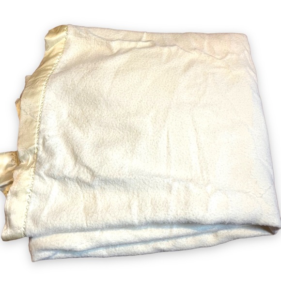 Vintage Bedding Vintage Acrylic Blanket Satin Trim Twin Yellow Fluffy Made In Usa 9x66